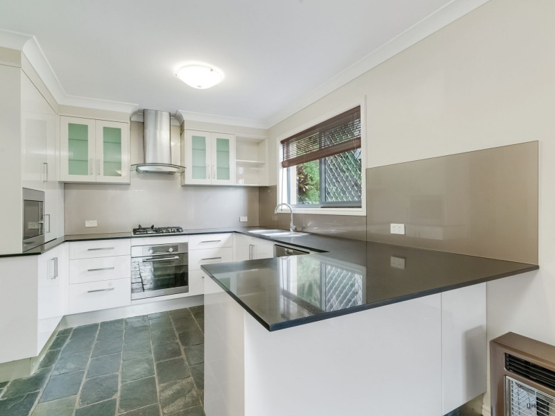 2/37 Bimbadeen Avenue, Banora Point NSW 2486