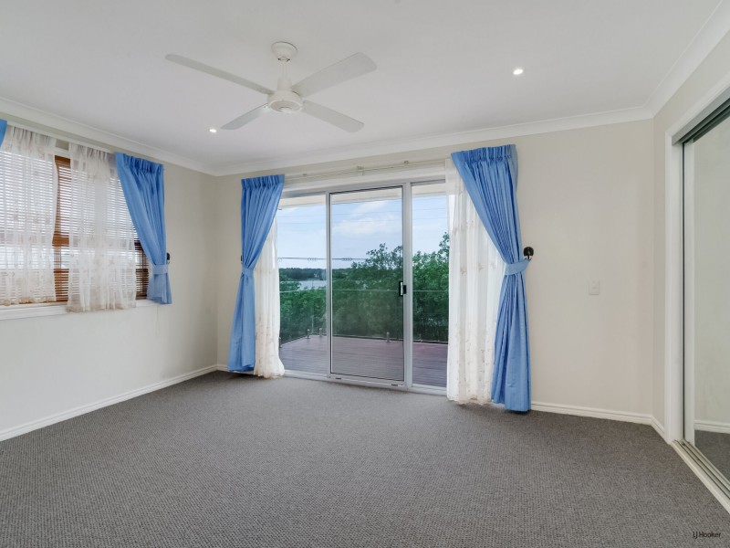 2/37 Bimbadeen Avenue, Banora Point NSW 2486