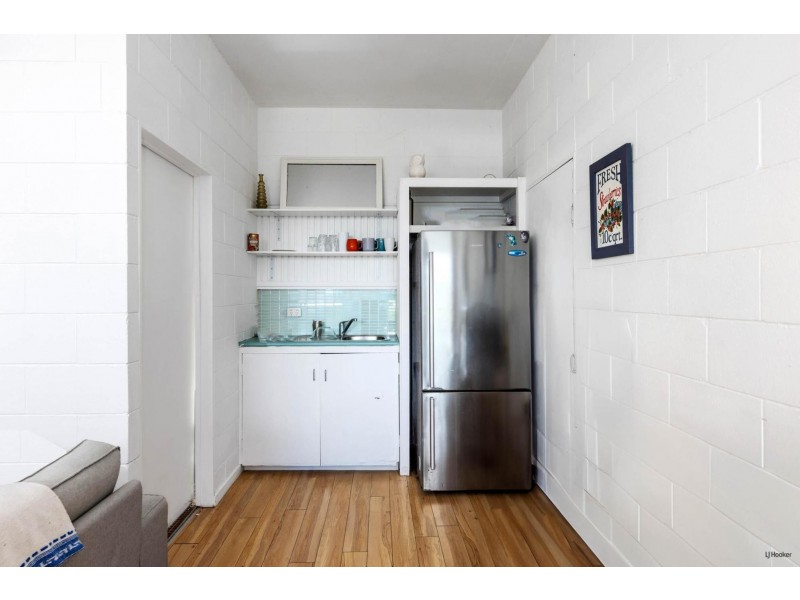 28 Rutledge Street, Coolangatta QLD 4225