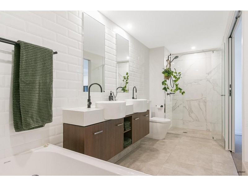 3001/397 Christine Avenue, Varsity Lakes QLD 4227