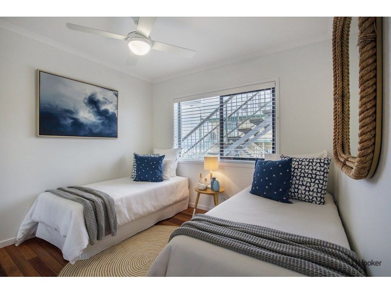 2/738 Pacific Parade, Currumbin QLD 4223