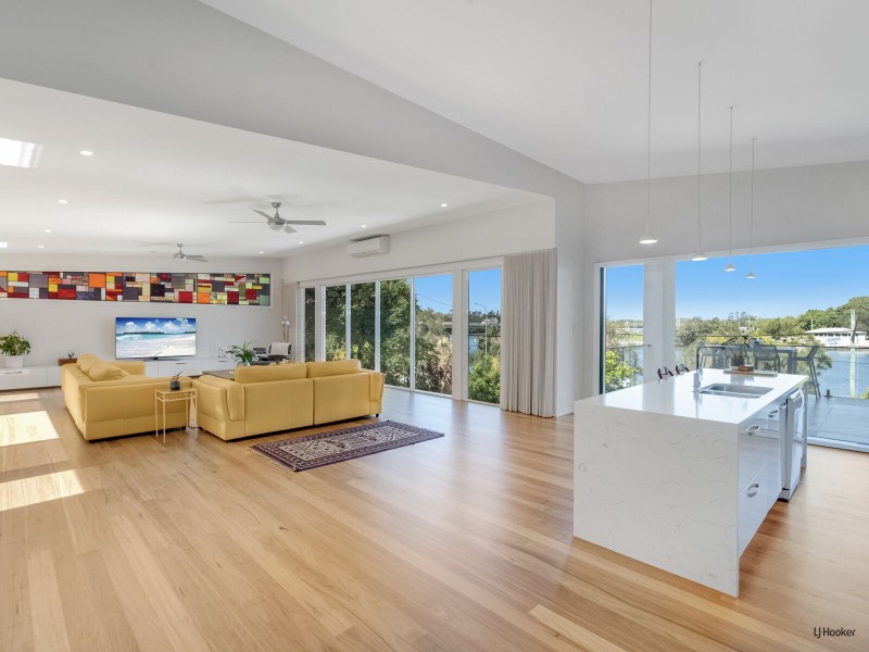 15 Kennedy Drive, Tweed Heads NSW 2485