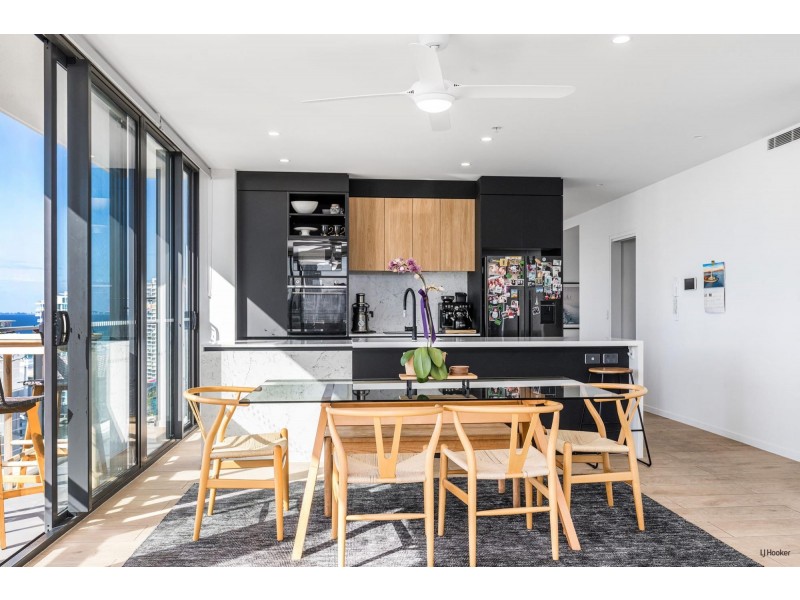 76/18 Chelsea Avenue, Broadbeach QLD 4218