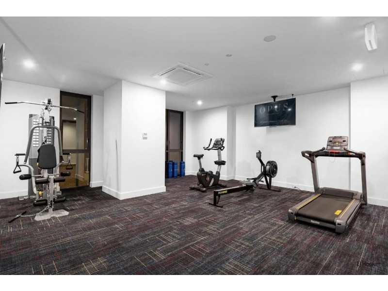 76/18 Chelsea Avenue, Broadbeach QLD 4218