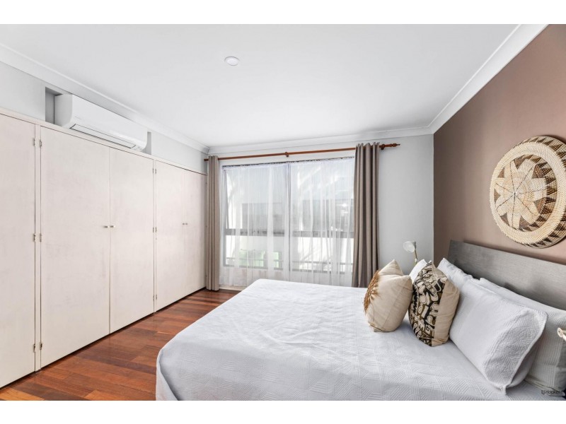 42 Tweed Street, Coolangatta QLD 4225