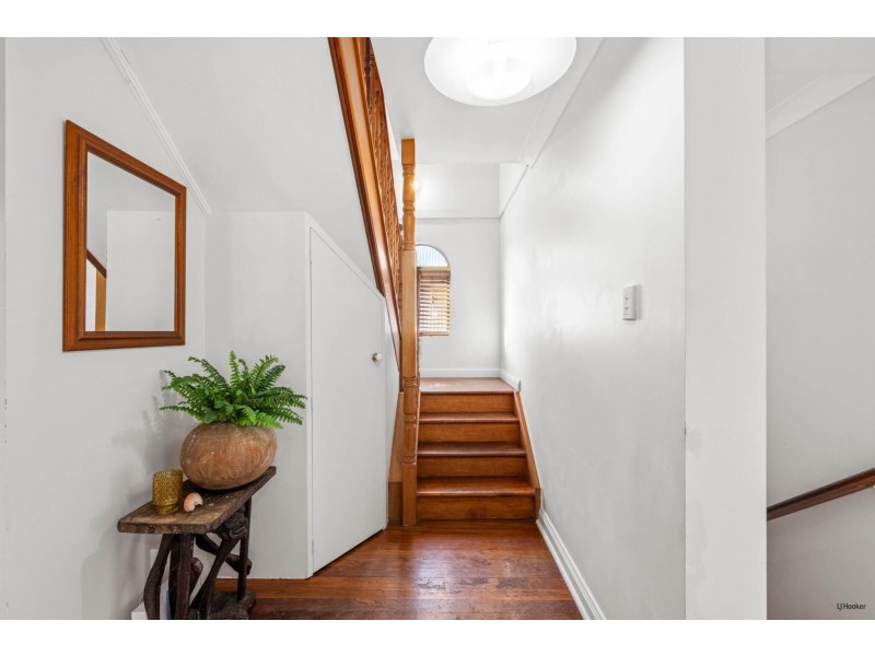 42 Tweed Street, Coolangatta QLD 4225