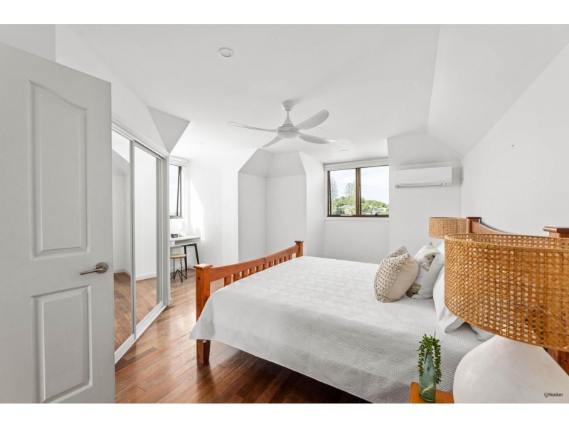 42 Tweed Street, Coolangatta QLD 4225