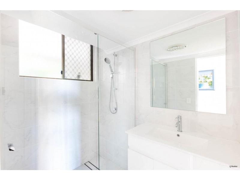 4/22 Marine Parade, Coolangatta QLD 4225