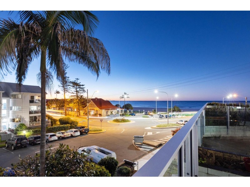 4/22 Marine Parade, Coolangatta QLD 4225