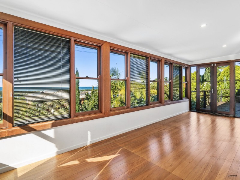17 Seaview Road, Banora Point NSW 2486