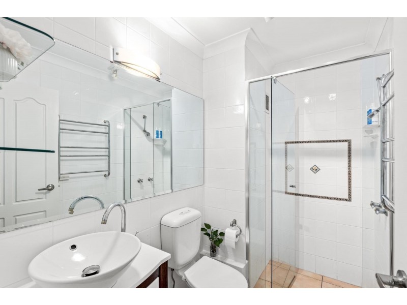 10/234 Pacific Parade, Bilinga QLD 4225