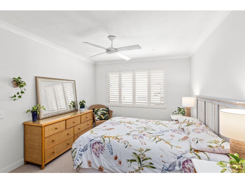 10/234 Pacific Parade, Bilinga QLD 4225
