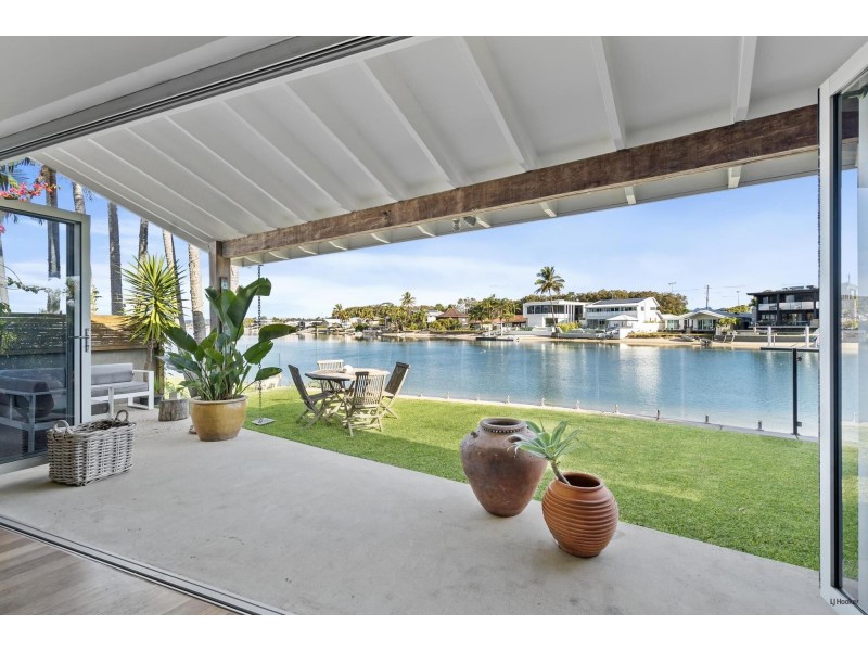 2/62 Parnki Parade, Palm Beach QLD 4221