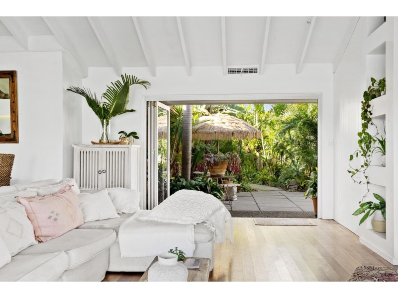2/62 Parnki Parade, Palm Beach QLD 4221