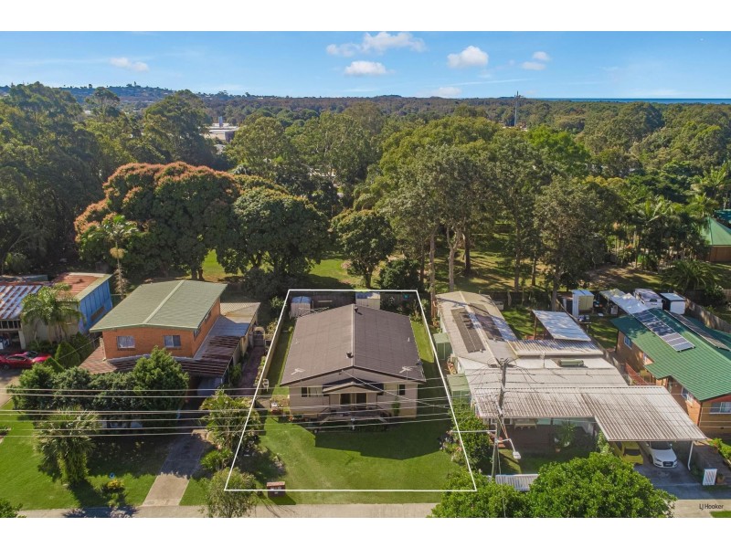 1 and 2/62 Wommin Bay Road, Chinderah NSW 2487