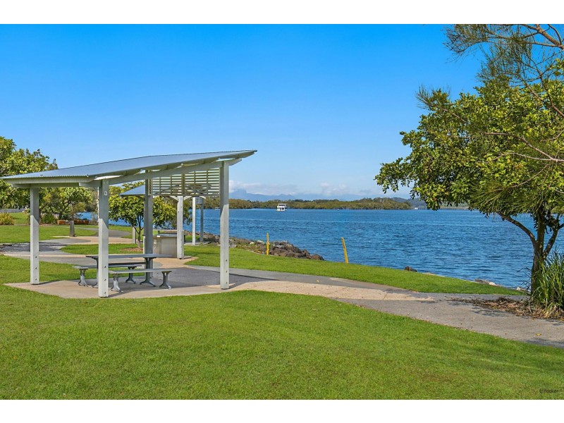 1 and 2/62 Wommin Bay Road, Chinderah NSW 2487