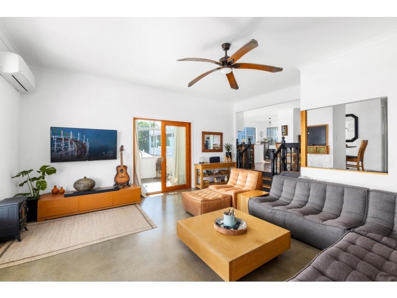 28 Rutledge Street, Coolangatta QLD 4225