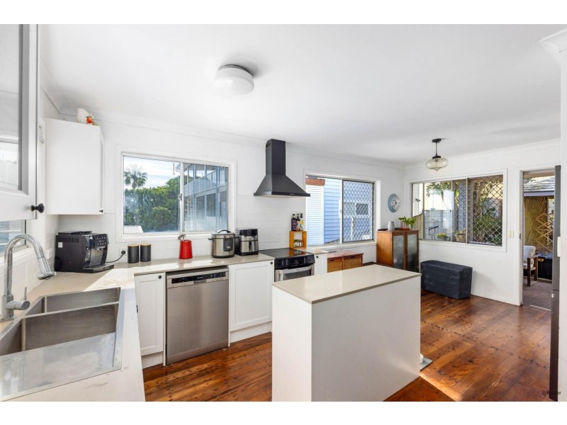 28 Rutledge Street, Coolangatta QLD 4225