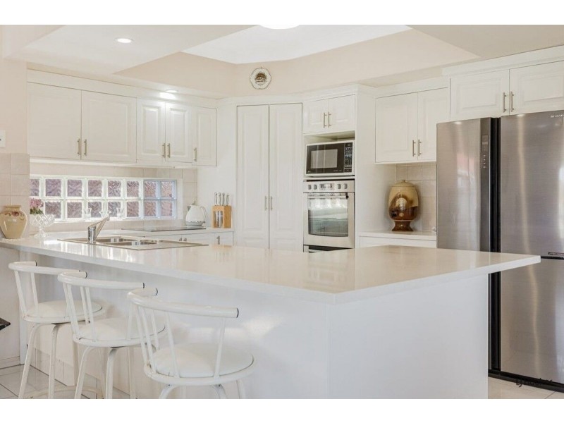 16 Champagne Drive, Tweed Heads South NSW 2486