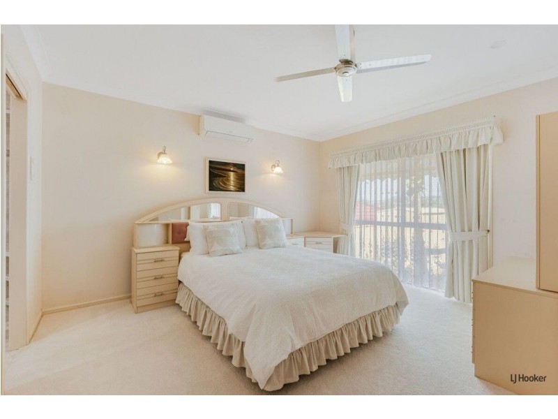 16 Champagne Drive, Tweed Heads South NSW 2486