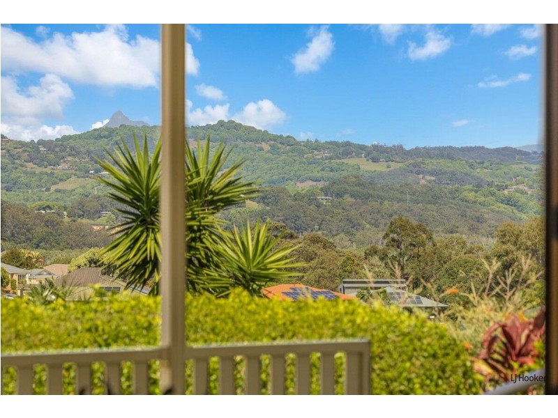 16 Champagne Drive, Tweed Heads South NSW 2486