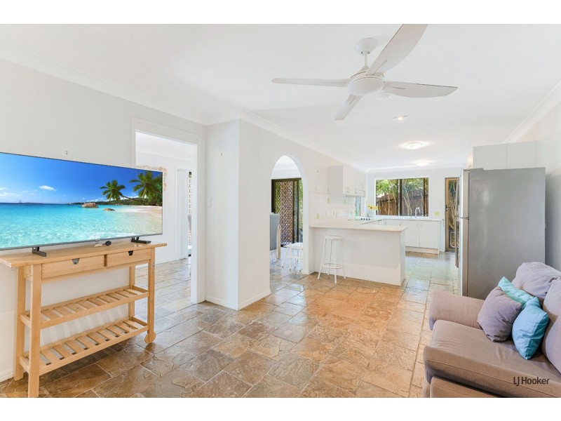 17 Lakeview Parade, Tweed Heads South NSW 2486