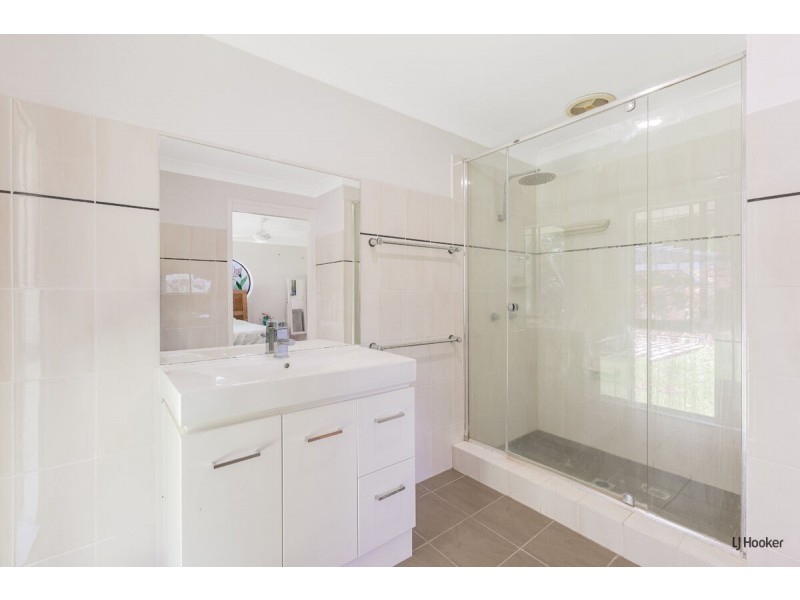 17 Lakeview Parade, Tweed Heads South NSW 2486