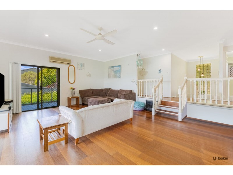 17 Lakeview Parade, Tweed Heads South NSW 2486