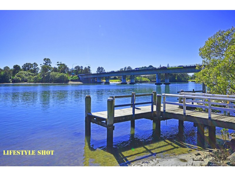 17 Lakeview Parade, Tweed Heads South NSW 2486