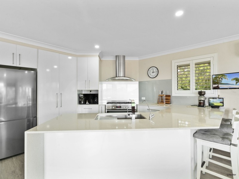 11 Warringa Drive, Bilambil Heights NSW 2486