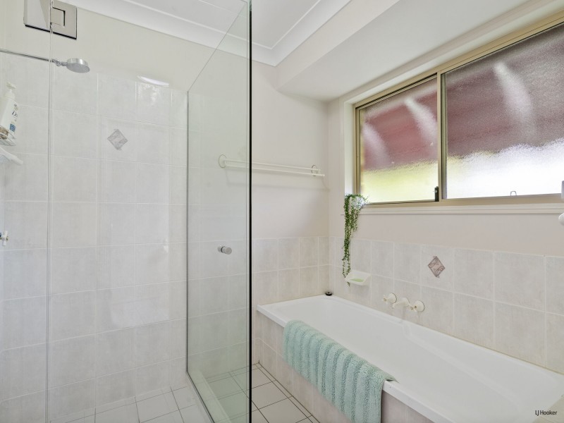 11 Warringa Drive, Bilambil Heights NSW 2486