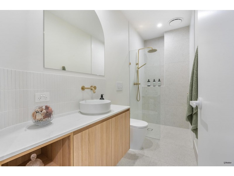 5/135 Golden Four Drive, Bilinga QLD 4225