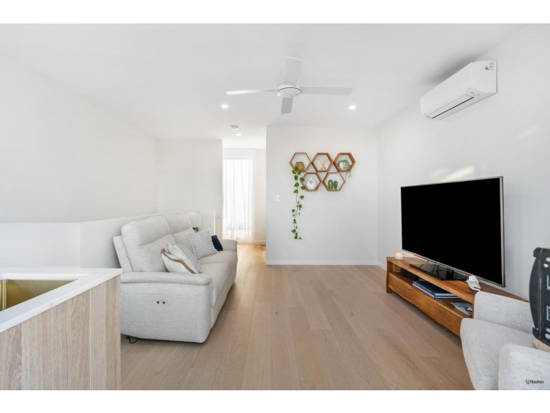 5/135 Golden Four Drive, Bilinga QLD 4225