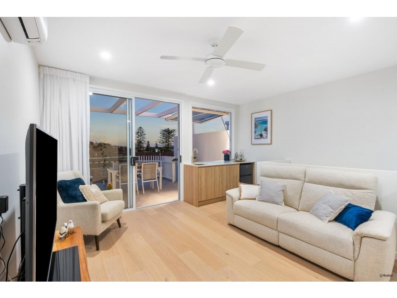 5/135 Golden Four Drive, Bilinga QLD 4225