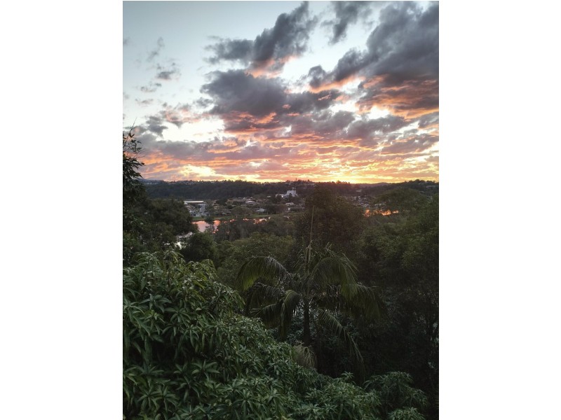 18 Hillcrest Avenue, Tweed Heads South NSW 2486