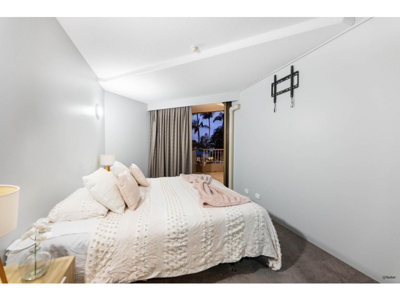 1B/828 Pacific Parade, Currumbin QLD 4223