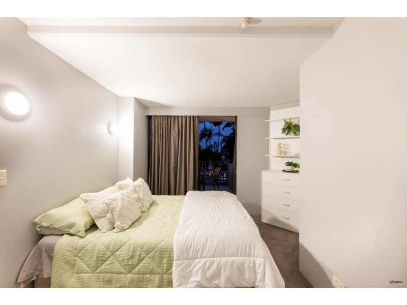 1B/828 Pacific Parade, Currumbin QLD 4223