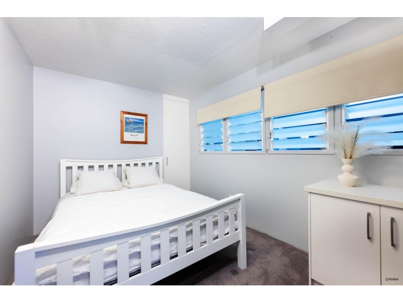 1B/828 Pacific Parade, Currumbin QLD 4223