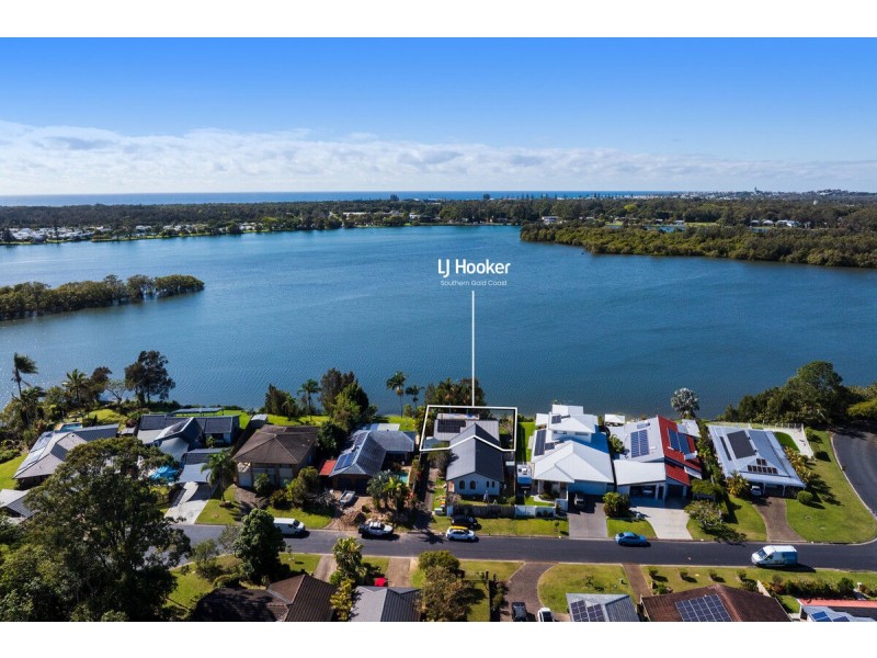2/8 Seafarer Place, Banora Point NSW 2486