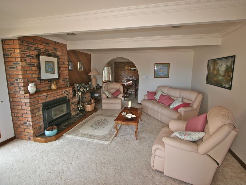 24 Karingal Avenue, Bilambil Heights NSW 2486