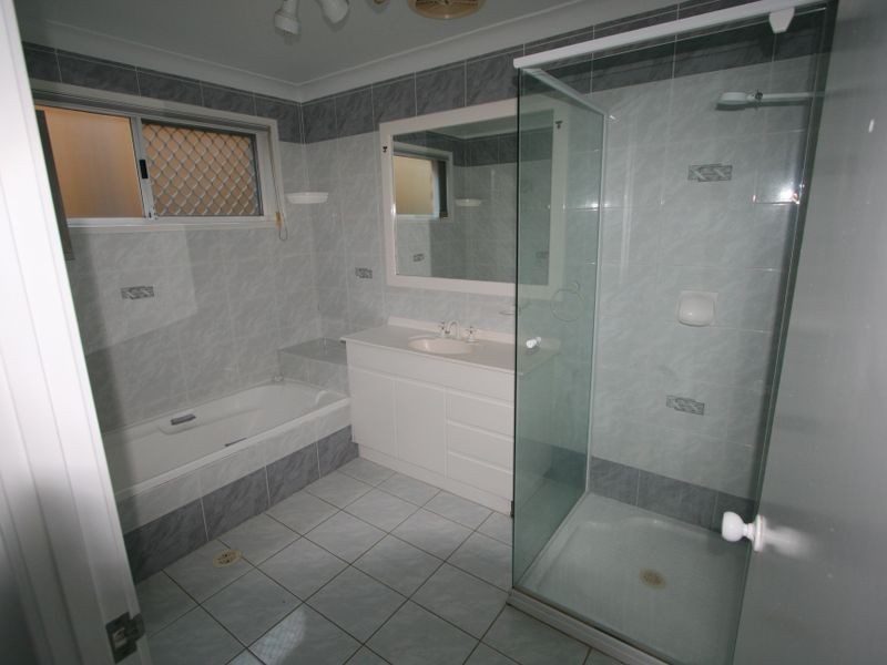 8 Warringa Drive, Bilambil Heights NSW 2486