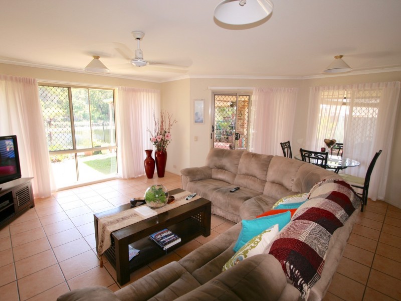 58 Riversdale Boulevard, Banora Point NSW 2486