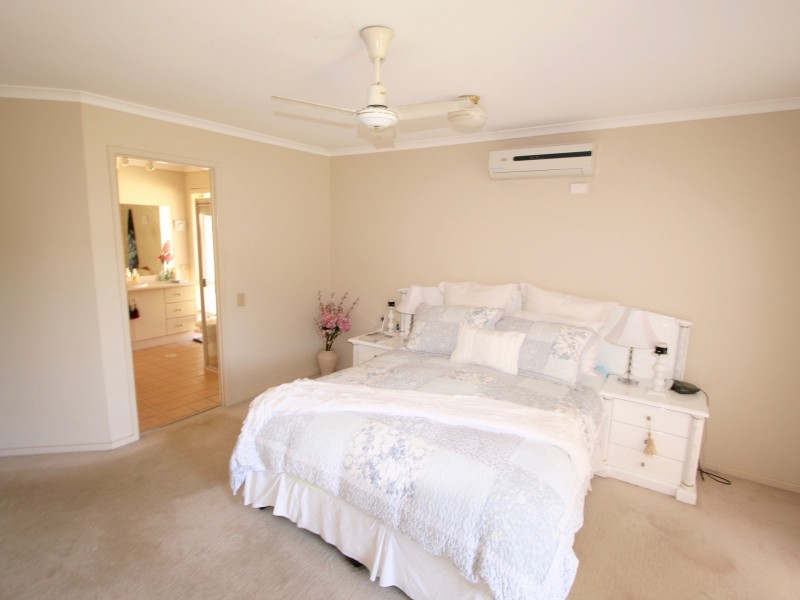 58 Riversdale Boulevard, Banora Point NSW 2486