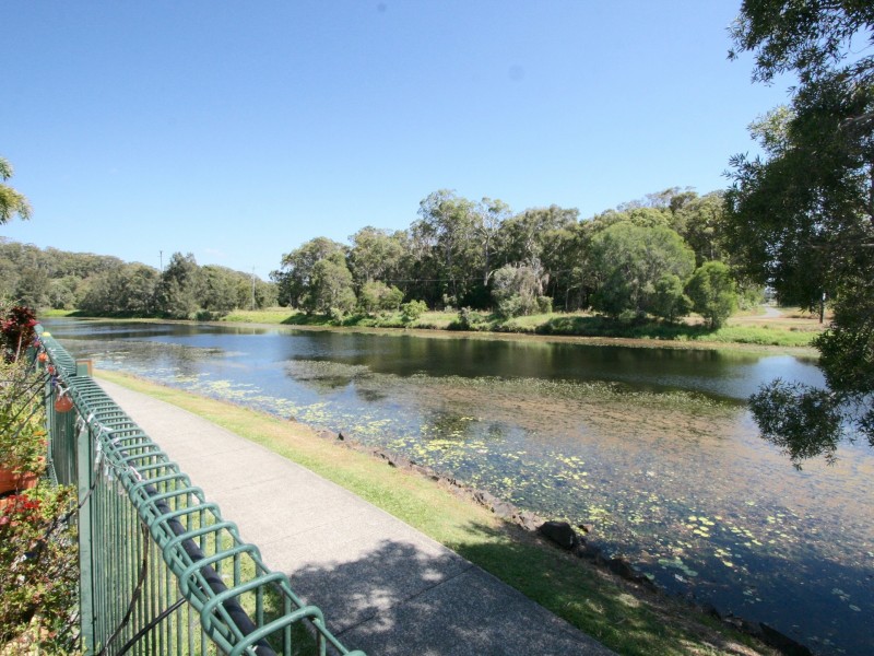 58 Riversdale Boulevard, Banora Point NSW 2486