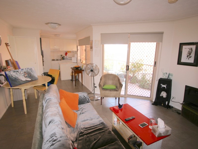 3/74 Stapylton Street, Coolangatta QLD 4225