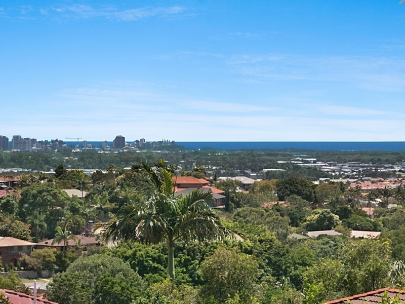 27 Kintyre Crescent, Banora Point NSW 2486