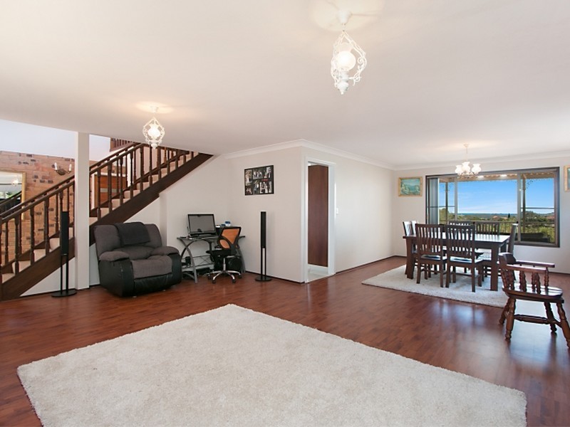 27 Kintyre Crescent, Banora Point NSW 2486