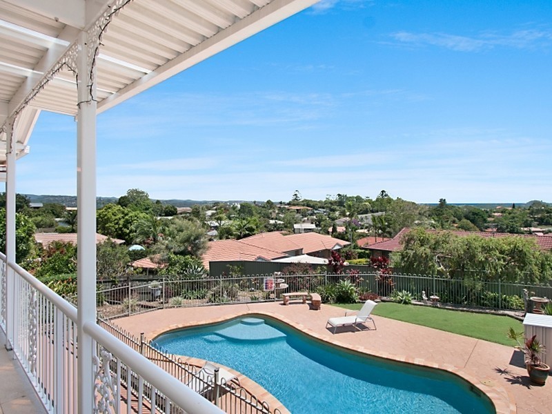 27 Kintyre Crescent, Banora Point NSW 2486