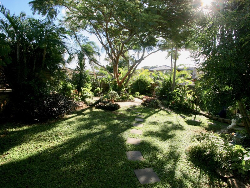 22 Amaroo Drive, Banora Point NSW 2486