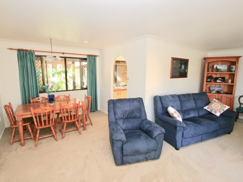 22 Amaroo Drive, Banora Point NSW 2486